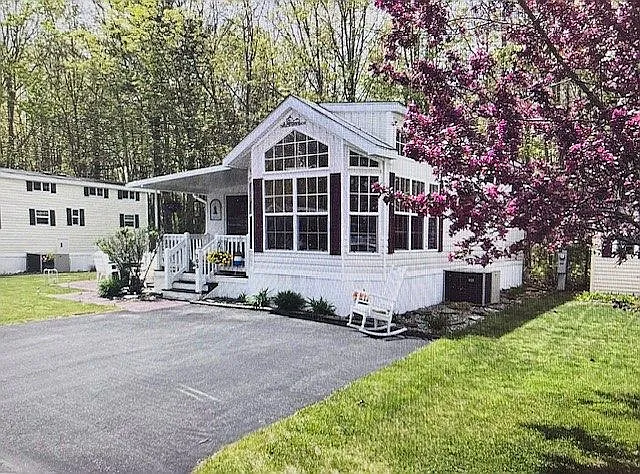 Your Perfect Maine Summer Awaits in This Charming Coastal Retreat