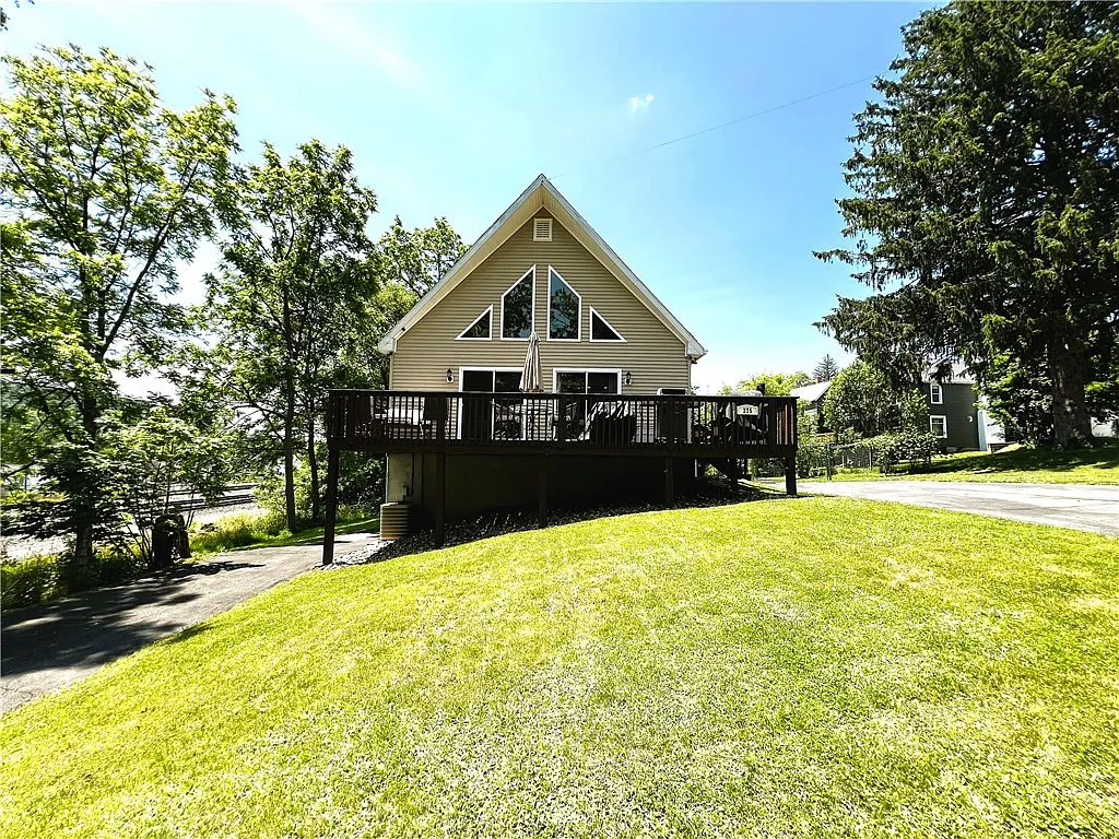 Welcome to 275 Bridge Street Extension, Corning, NY