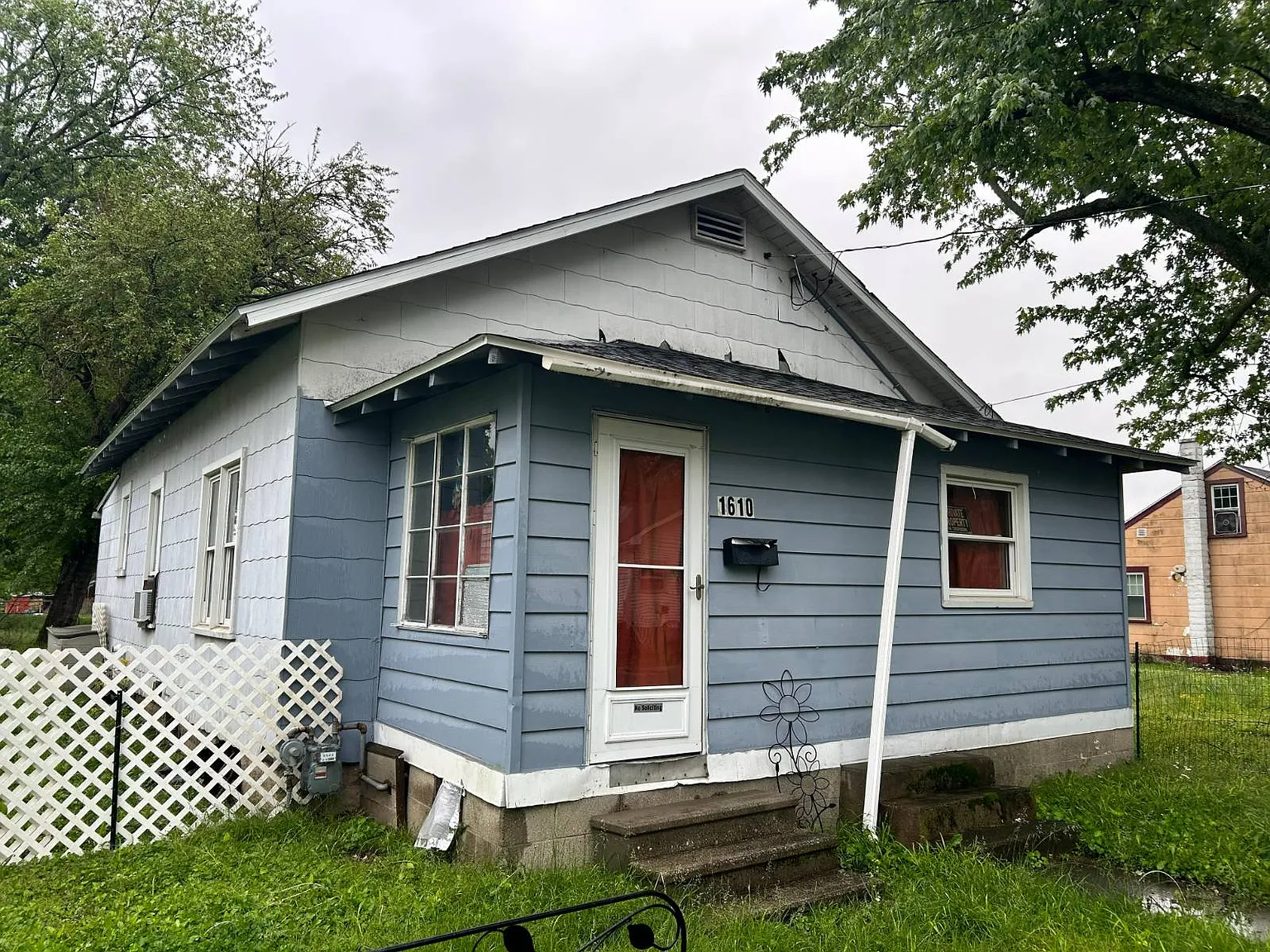 Your Next Chapter Begins: Charming Bungalow Near Revitalized Wishnick Park
