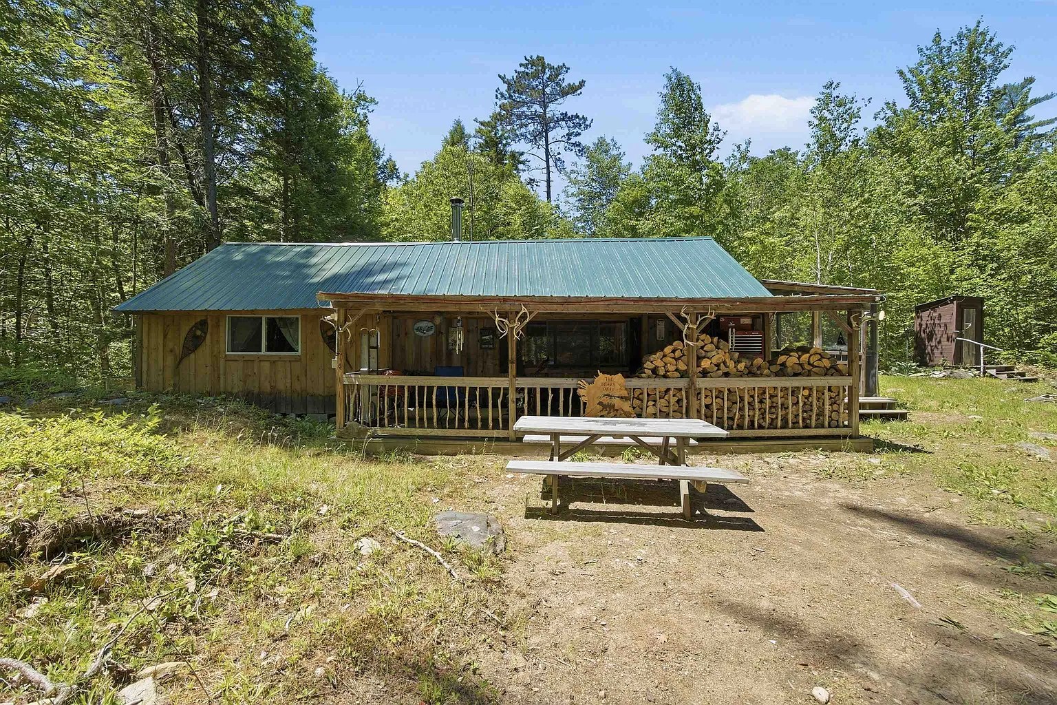 Your Private New Hampshire Escape: Off-Grid Charm with Modern Comforts