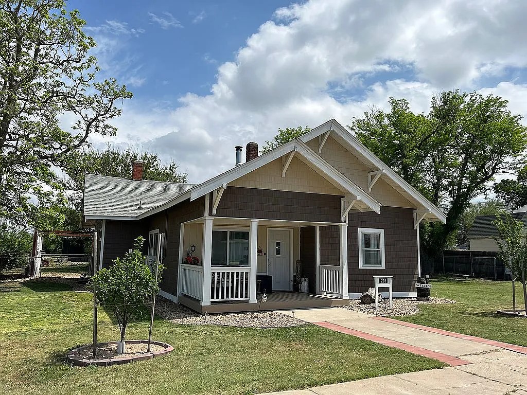 Kansas Dream: A Meticulously Remodeled Haven with Endless Possibilities