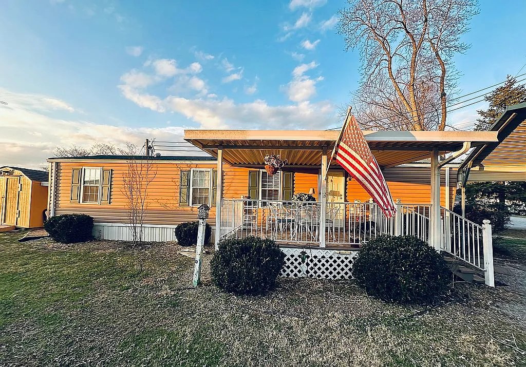 Embrace Simple Joys: Riverfront Living in Sevierville’s Heart