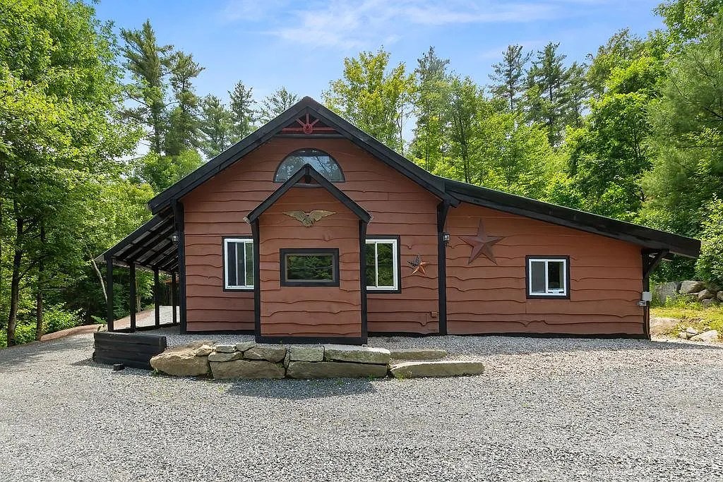 Your Custom-Crafted Lakeside Retreat Awaits in New Hampshire