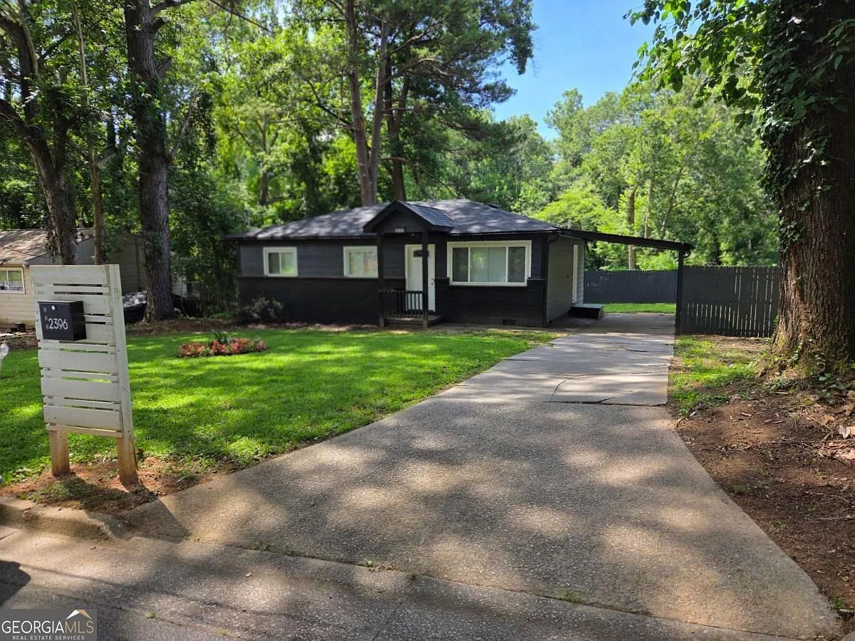 Westside Whisper: A Modern Micro-Home Blooms in Atlanta