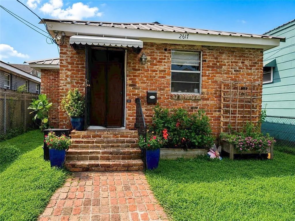 Your Charming New Orleans Retreat Awaits on Danneel Street