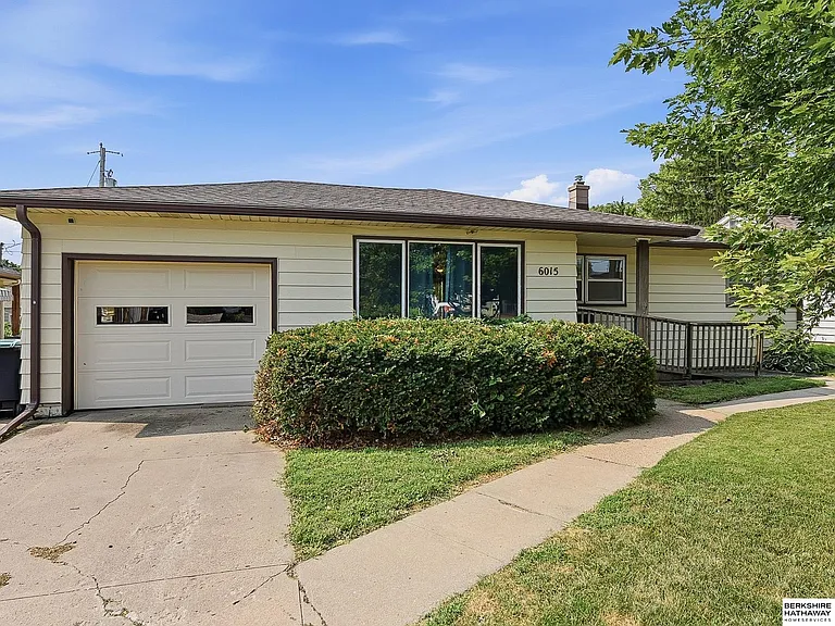 Second listing photo of the Omaha ranch