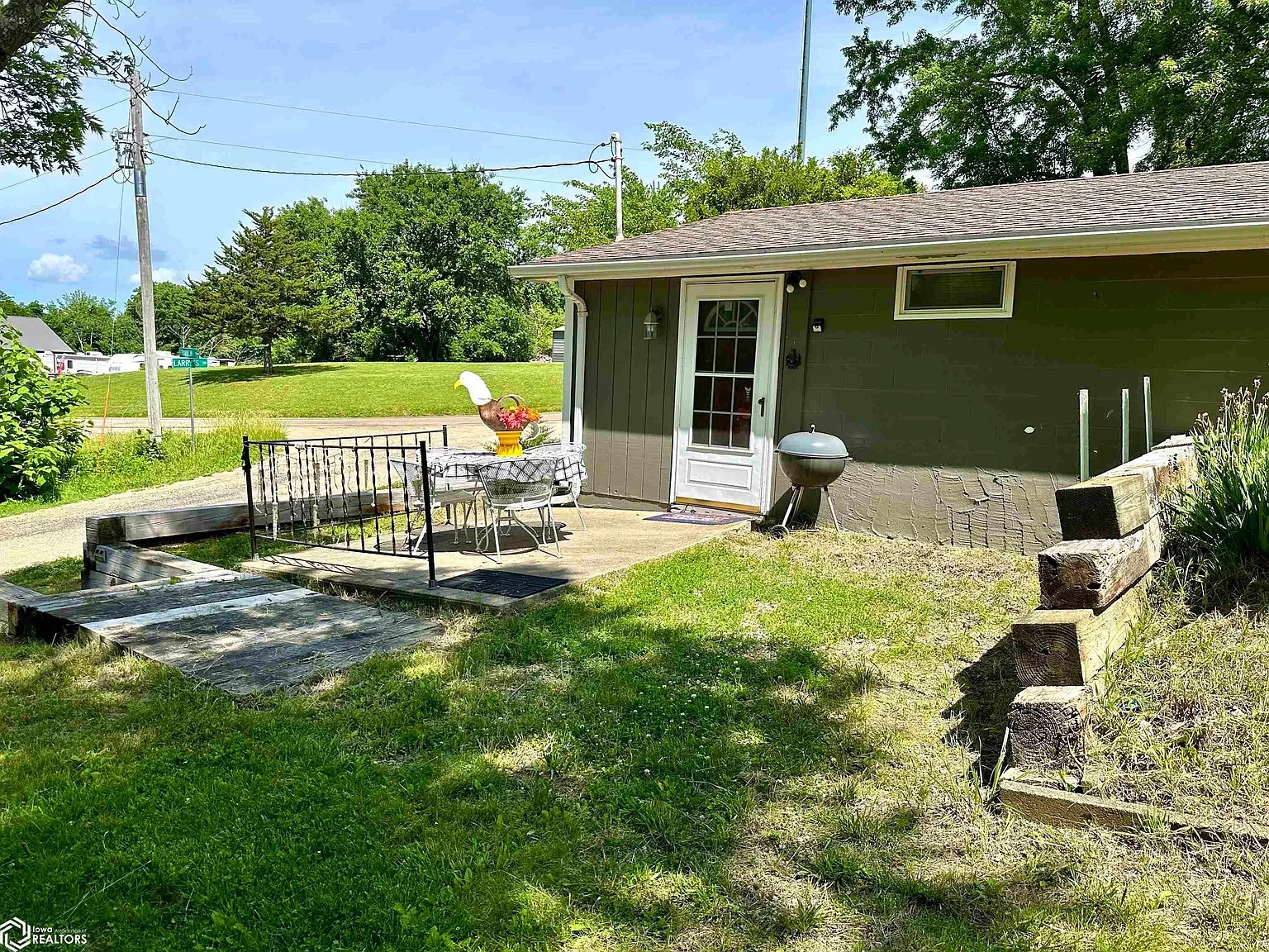 Your Perfect Lakeside Retreat Awaits at Holiday Lake