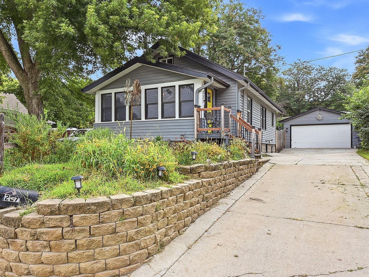 The Marian Avenue Gem: Vintage Charm Meets Modern Living in Council Bluffs