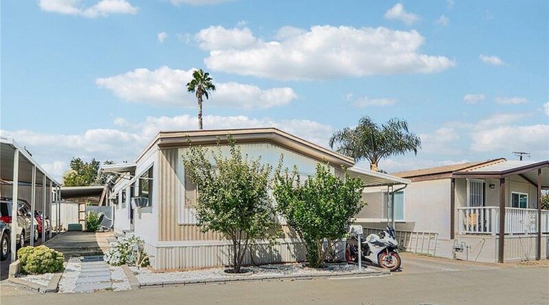 Exterior of 6545 Wilbur Avenue Space 86 in Reseda