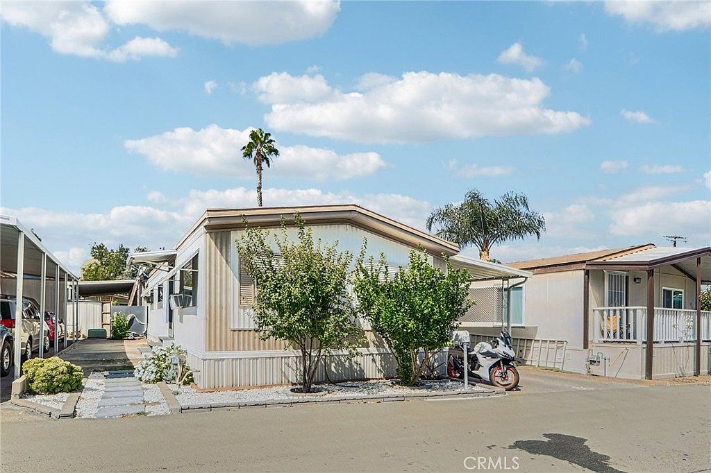 This $175K Reseda Home Looks Bright Inside—but Check the Land Lease