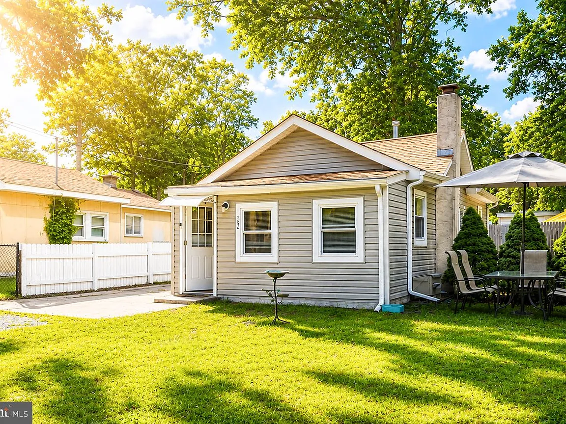 This 528-Square-Foot Browns Mills Bungalow Sold for $20K Over Asking